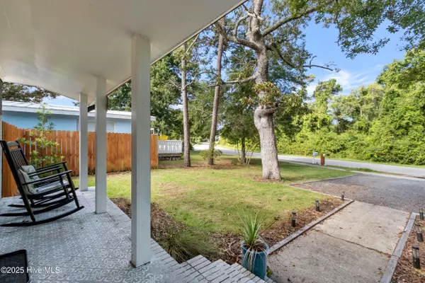 Oak Island, NC 28465,424 Keziah ST
