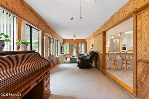 Burgaw, NC 28425,275 Curtis DR
