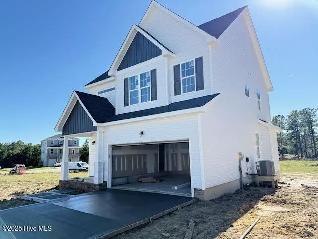 304 Broadleaf DR, Jacksonville, NC 28546