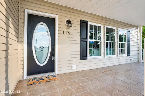 Hubert, NC 28539,119 Leslie DR