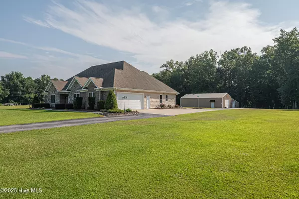 Greenville, NC 27858,2361 Lt Hardee RD