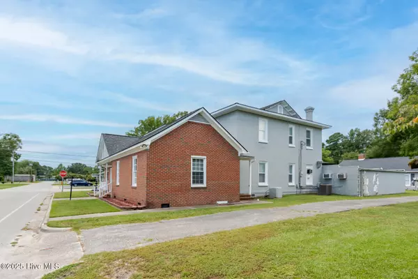 Elizabethtown, NC 28337,116 S Pine ST
