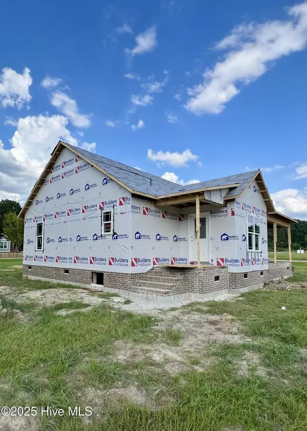 Elizabethtown, NC 28337,153 Hillside ST