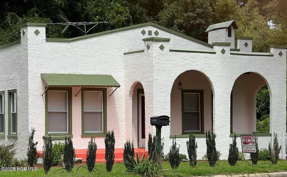 220 River RD, Washington, NC 27889