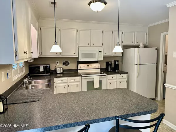 Greenville, NC 27834,870 Spring Forest RD #G9