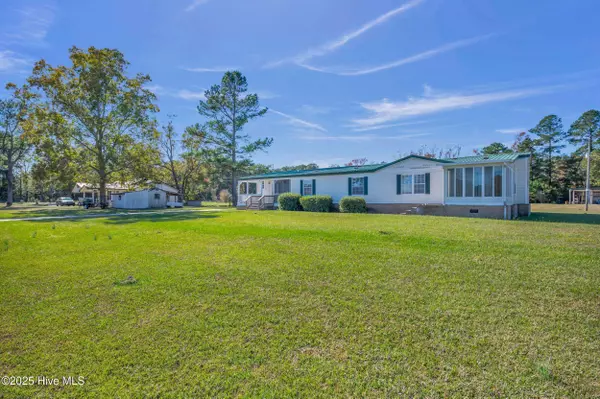 Riegelwood, NC 28456,51 Shaw RD