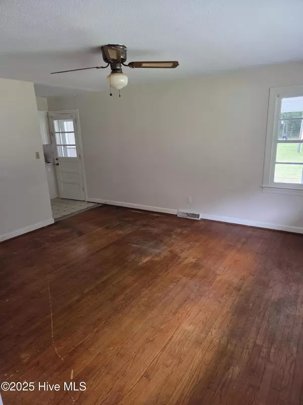 Dover, NC 28526,275 Sand Hill RD