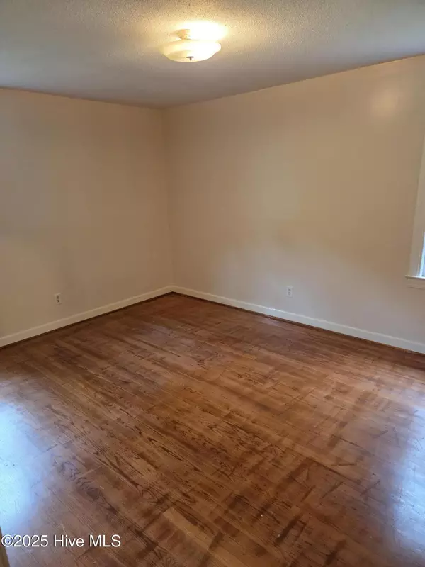 Dover, NC 28526,275 Sand Hill RD