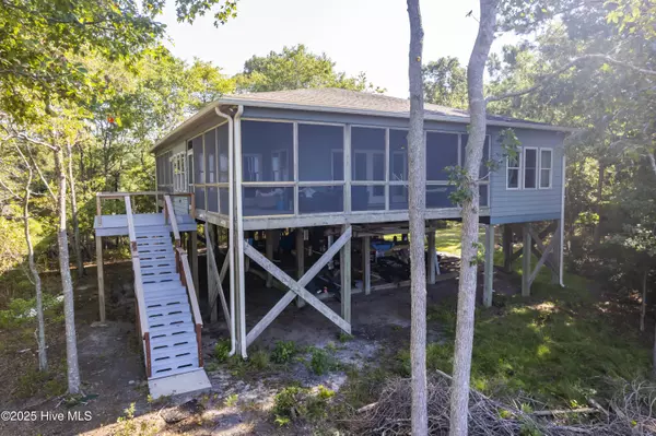Arapahoe, NC 28510,452 Indian Bluff DR