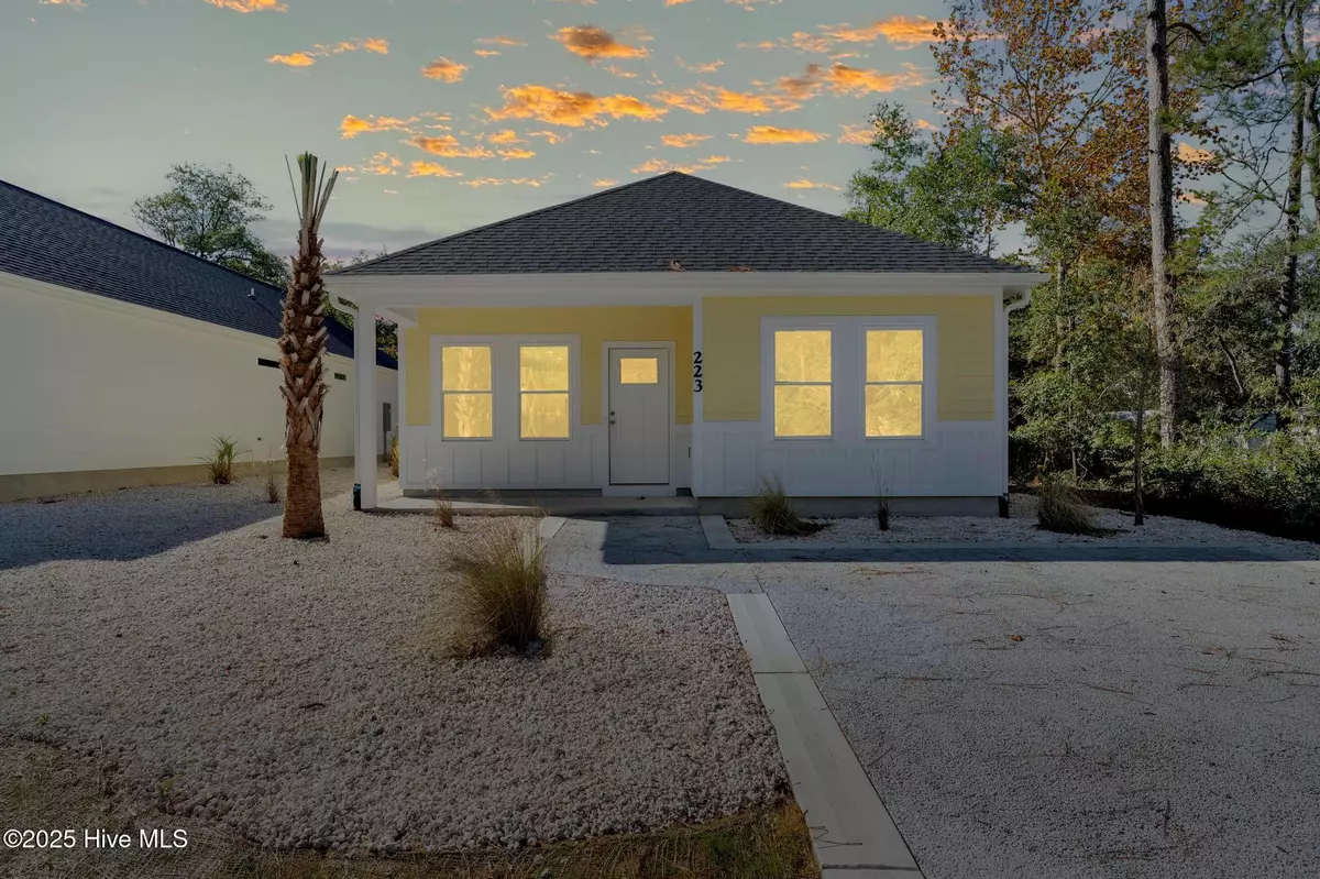 Oak Island, NC 28465,223 NE 75th ST