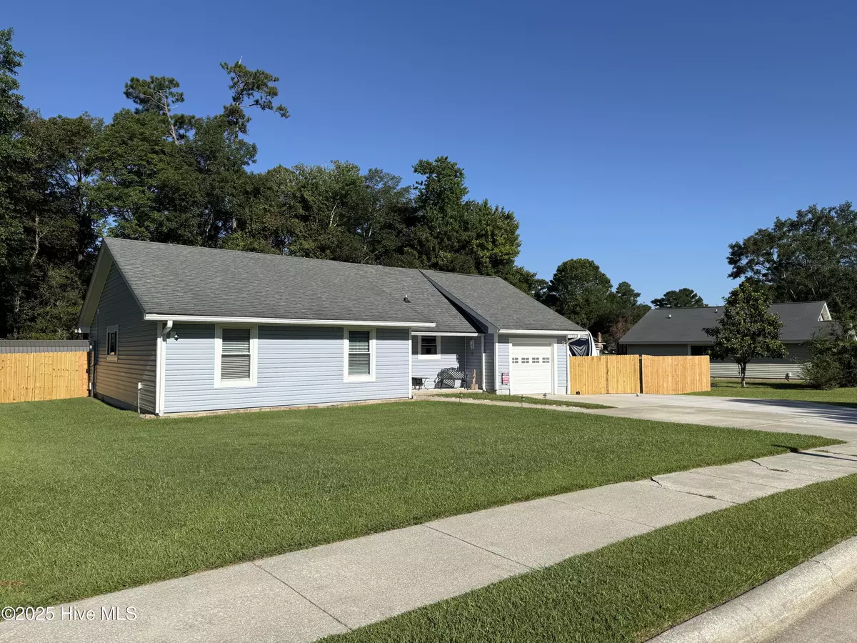 Jacksonville, NC 28546,304 S Willow LN