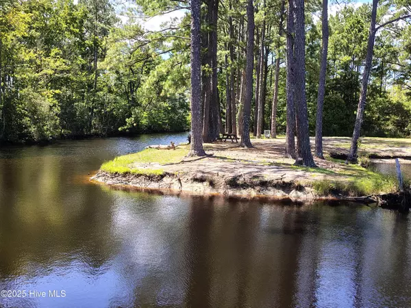 Moyock, NC 27958,498 Poyners RD