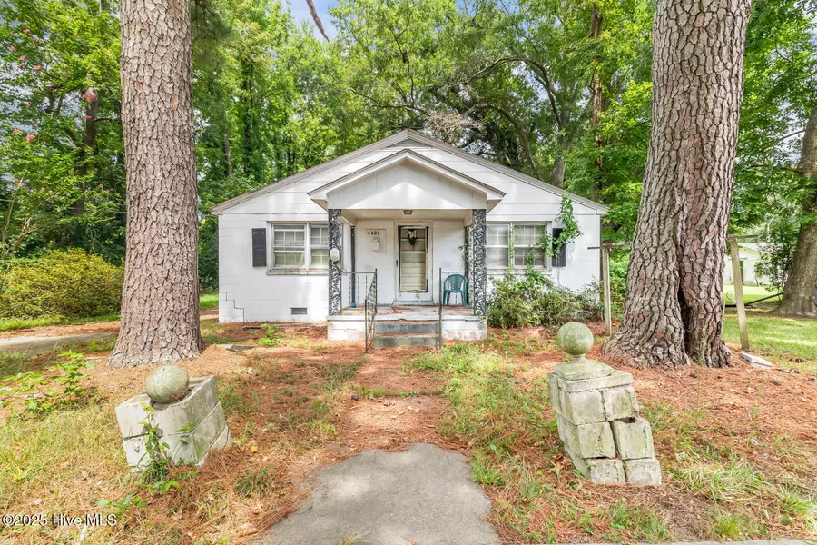 4424 W Moore ST, Farmville, NC 27828