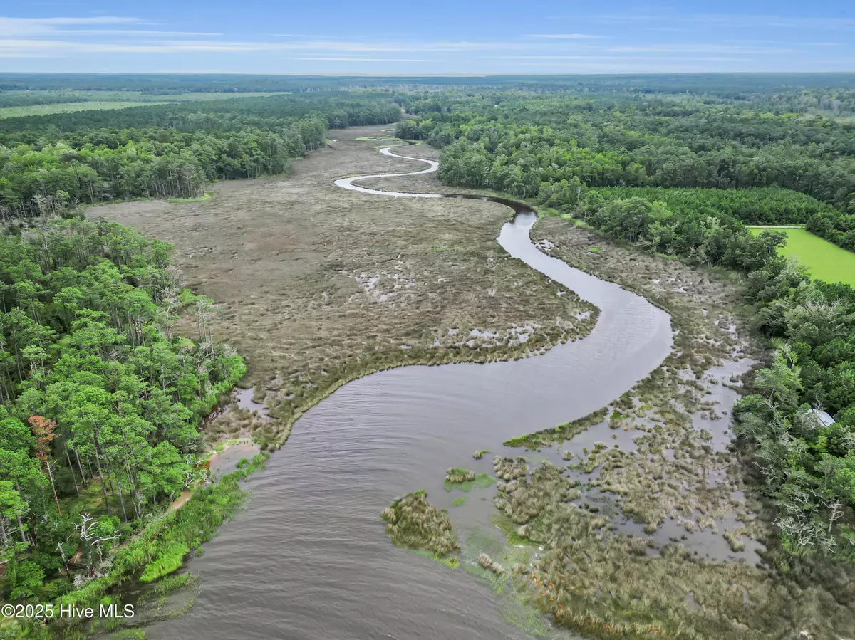 Beaufort, NC 28516,695 Sandy Point DR