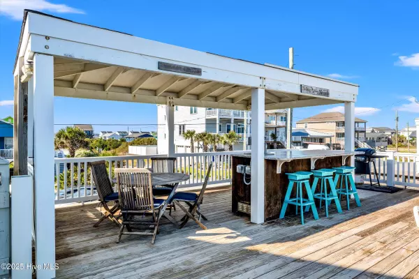 Surf City, NC 28445,1122 N Shore DR