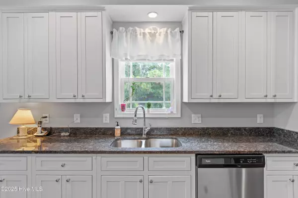 Southport, NC 28461,1030 Fillmore RD