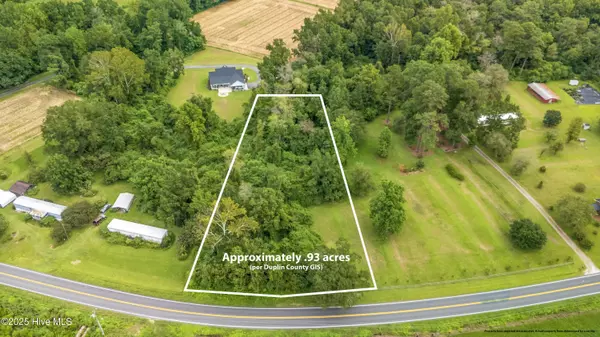 1315 Deep Bottom RD, Wallace, NC 28466