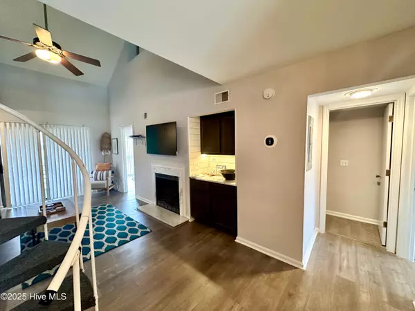 Surfside Beach, SC 29575,1356 Glenns Bay Rd #C-202