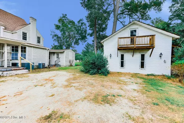 Wallace, NC 28466,221 W Main ST