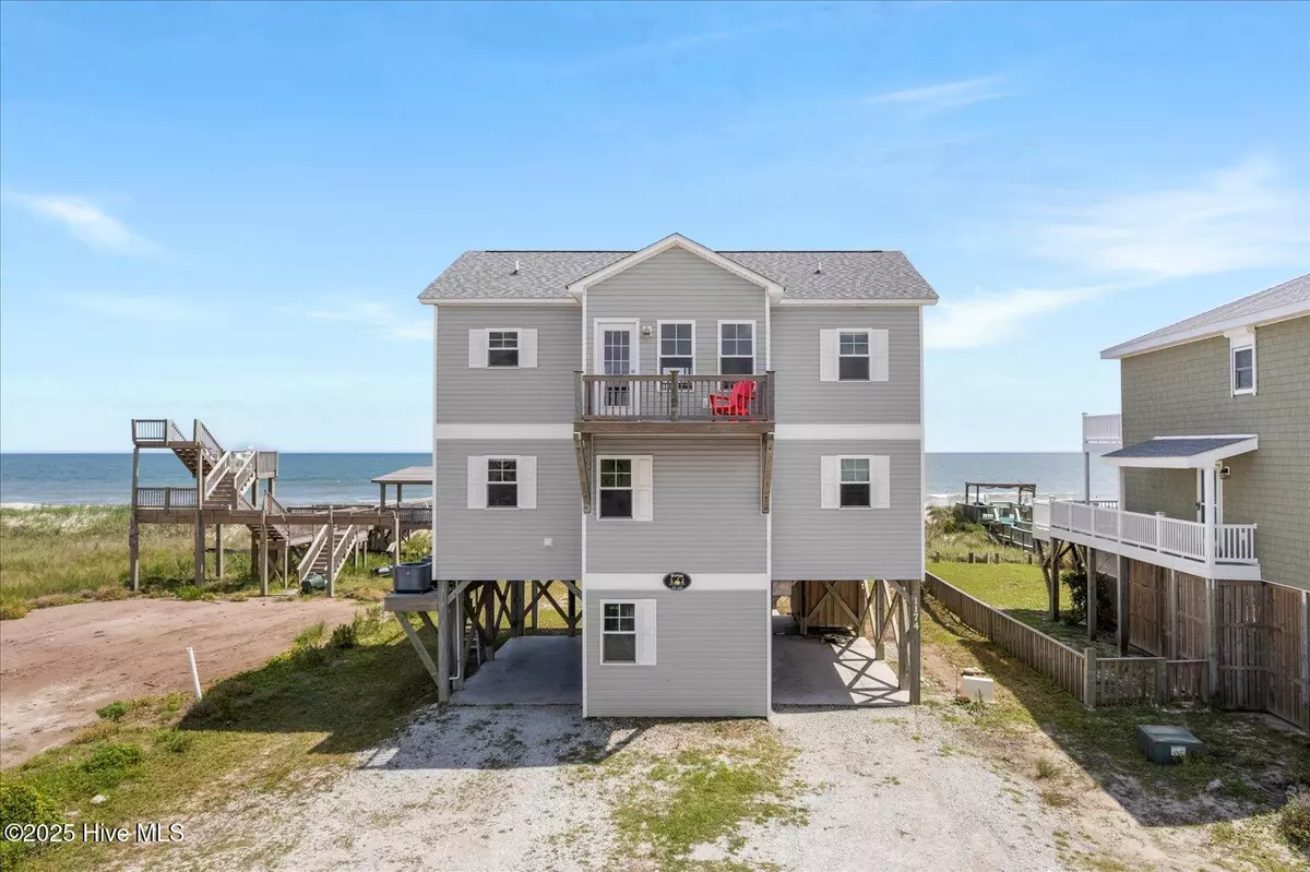 North Topsail Beach, NC 28460,1174 New River Inlet RD
