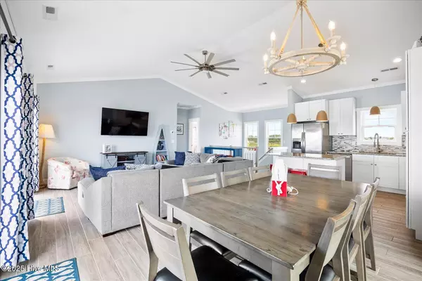 North Topsail Beach, NC 28460,1174 New River Inlet RD