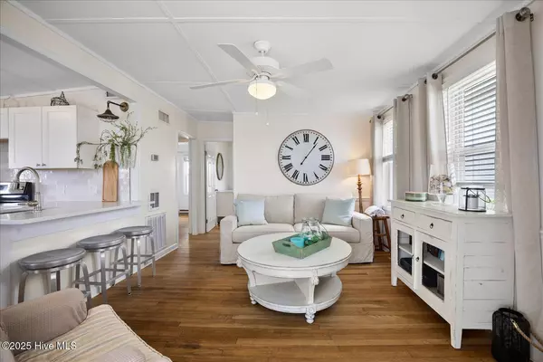 North Topsail Beach, NC 28460,3794 Island DR