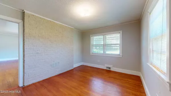Ayden, NC 28513,4083 Pitt ST