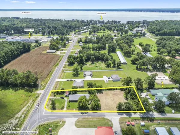 Lake Waccamaw, NC 28450,107 Top Tobacco RD