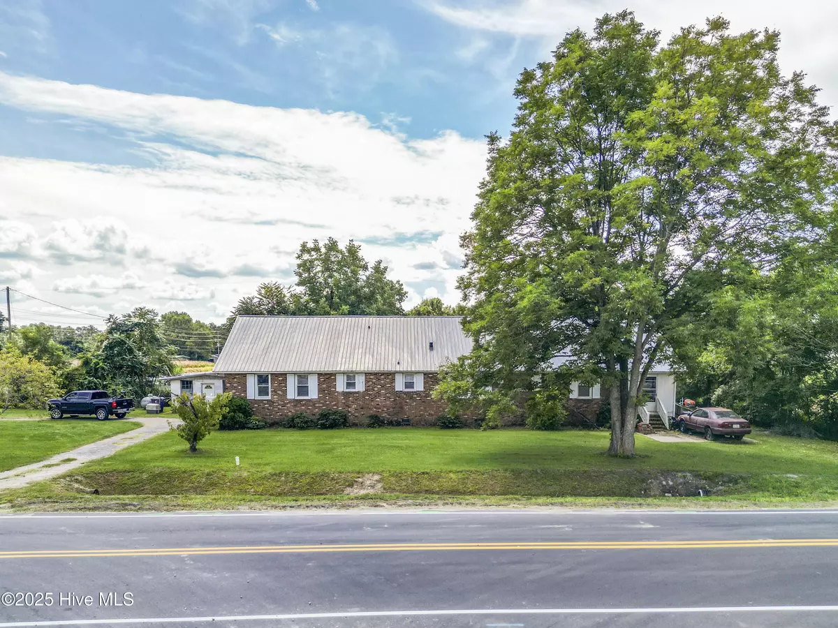 Lake Waccamaw, NC 28450,103 Top Tobacco RD