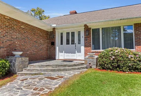 New Bern, NC 28560,110 Balboa CT