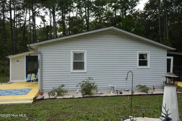 1203 Ocean Trail CT SW, Supply, NC 28462