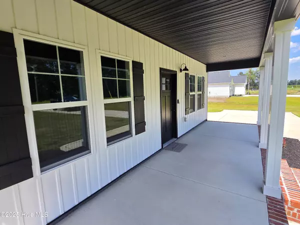 Beulaville, NC 28518,2256 S Nc 41 And 111 HWY