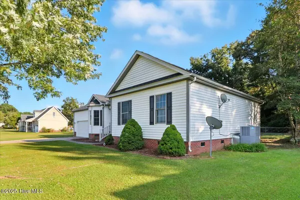 Pikeville, NC 27863,114 Labonte DR