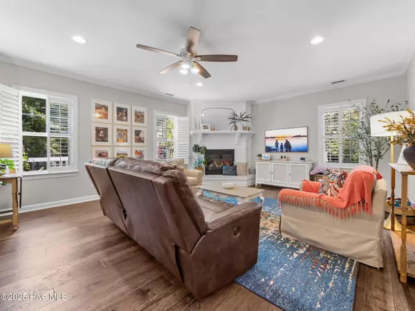 Cedar Point, NC 28584,109 Hope Town CT