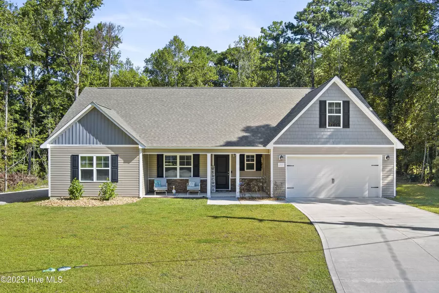 207 Morse DR, Hubert, NC 28539