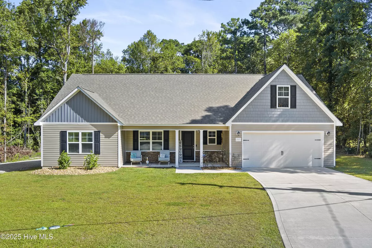 Hubert, NC 28539,207 Morse DR