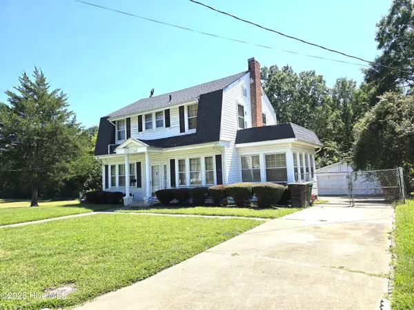 Tarboro, NC 27886,533 E Saint James ST