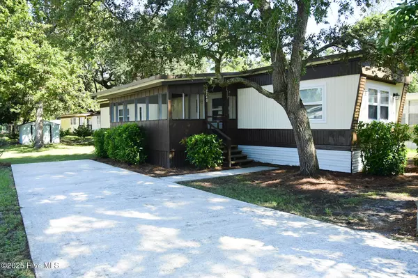 9040 Bonaparte DR SW, Calabash, NC 28467