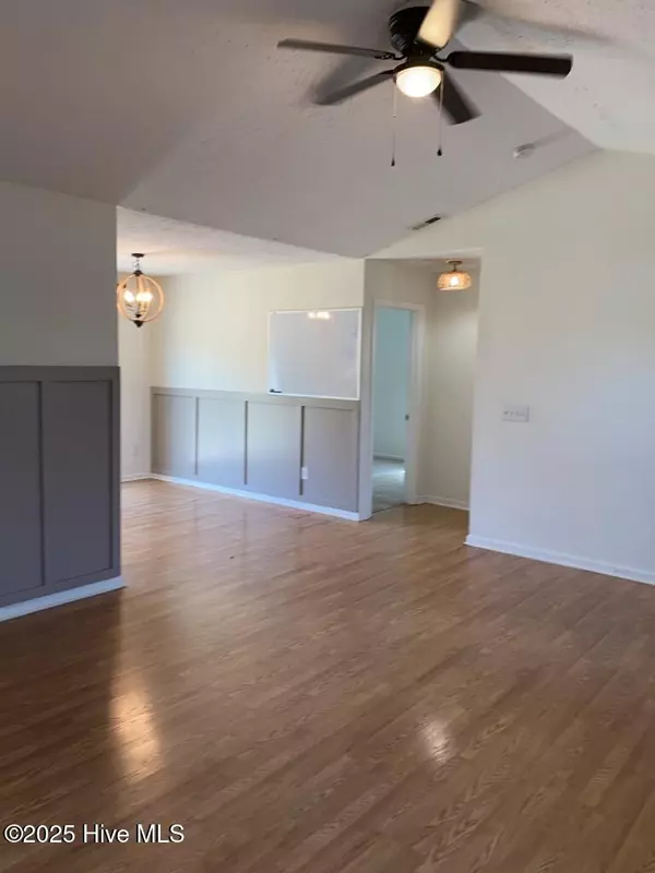 Holly Ridge, NC 28445,206 Red Carnation DR