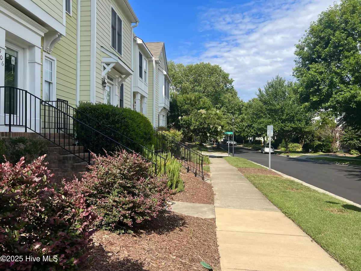 Chapel Hill, NC 27516,910 Highgrove DR