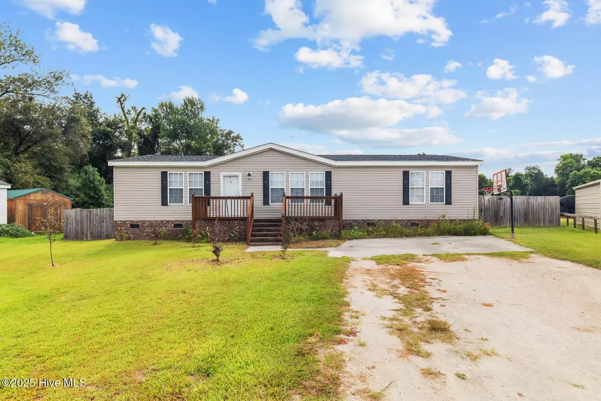 Richlands, NC 28574,222 Busch DR