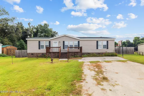 222 Busch DR, Richlands, NC 28574