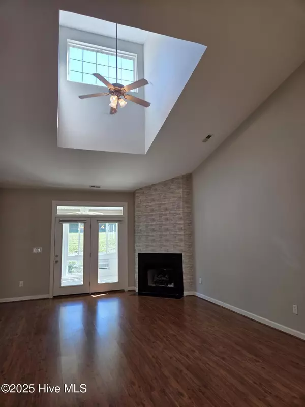 Morehead City, NC 28557,521 Village Green DR #A