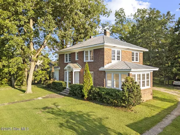 860 Main ST, Bayboro, NC 28515