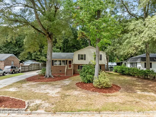 Tarboro, NC 27886,704 Forest Acres DR