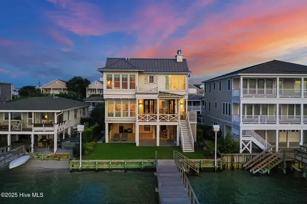 Wrightsville Beach, NC 28480,306 Water ST