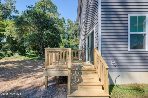 Burgaw, NC 28425,205 W Williams ST