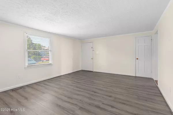 New Bern, NC 28560,326 River Walk DR