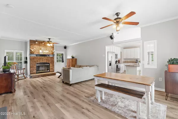 Maysville, NC 28555,208 Mustang CT