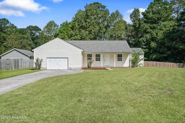 Hubert, NC 28539,107 Evergreen DR